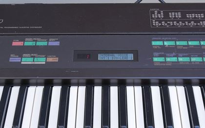 Yamaha-DX7 with Skyslip ROM1 cartridge